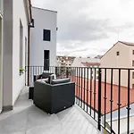 Andel Design Duplex, Ac, Garage
