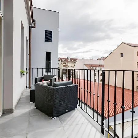 Andel Design Duplex, Ac, Garage