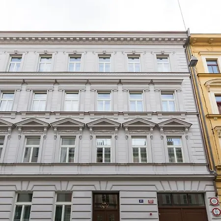 Andel Design Duplex, Ac, Garage Appartement *