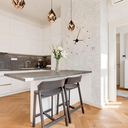 Andel Design Duplex, Ac, Garage * Praag
