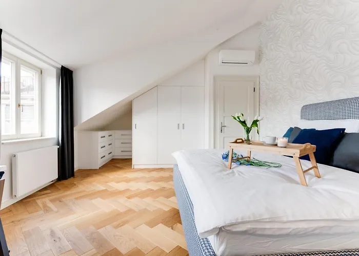 Apartamento Andel Design Duplex, Ac, Garage